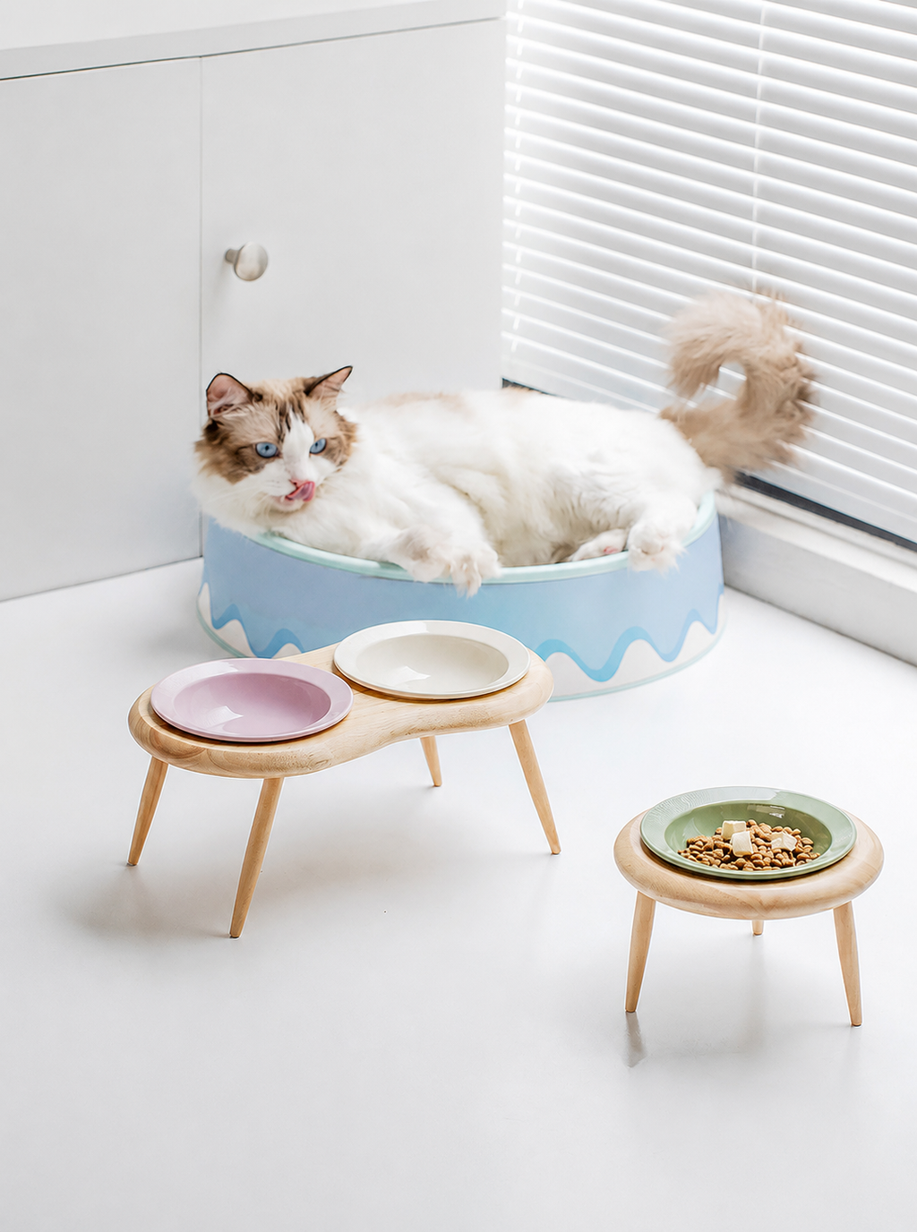 Taro Cat Bowl Stand
