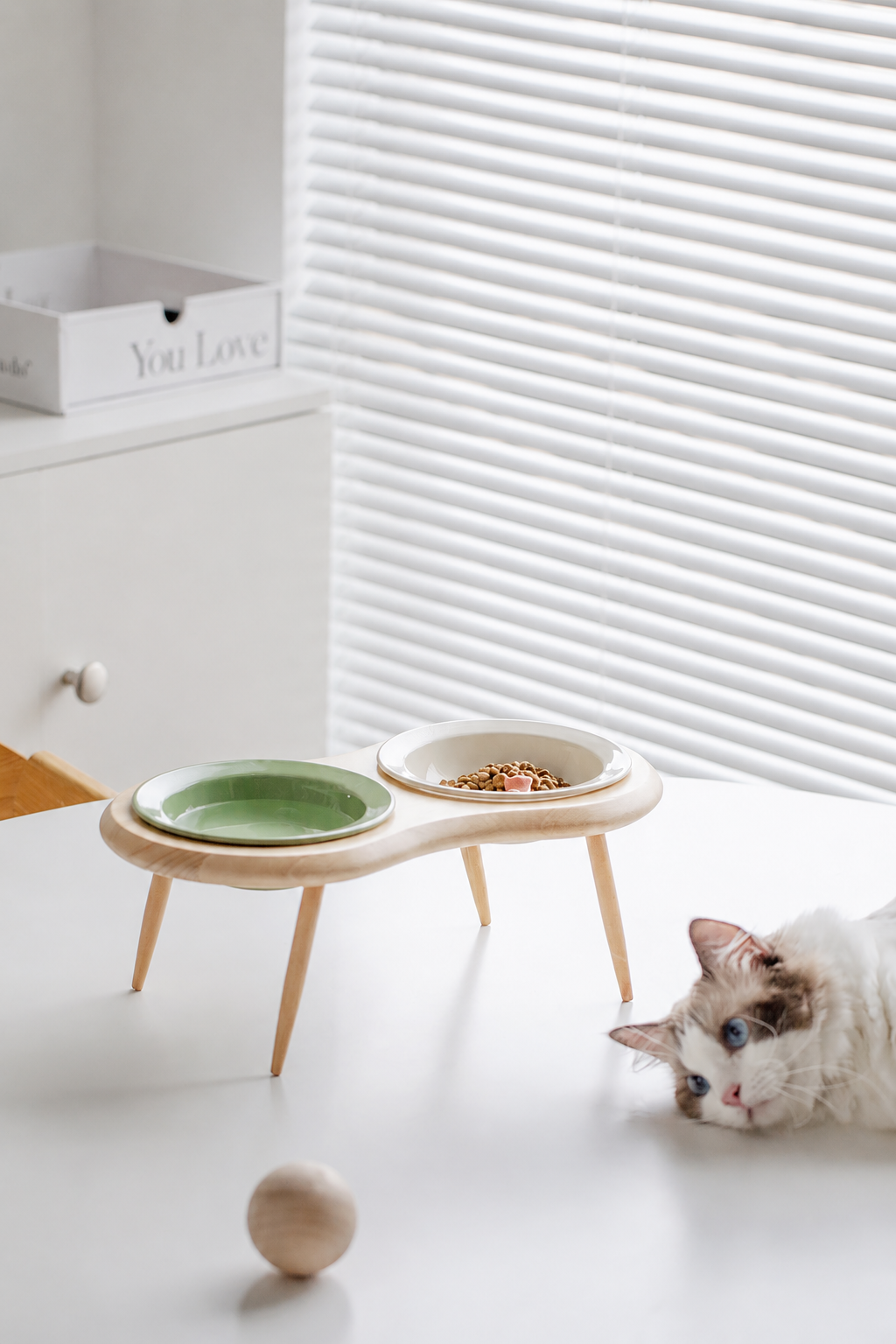 Taro Cat Bowl Stand